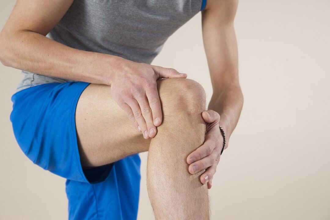 The first pain and stiffness in the joint due to arthrosis is attributed to muscle and ligament sprains